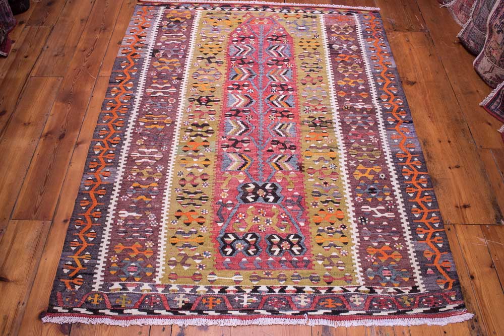 9053 Vintage Turkish Kilim Rug - Esme 122x161cm (4 x 5.3ft)