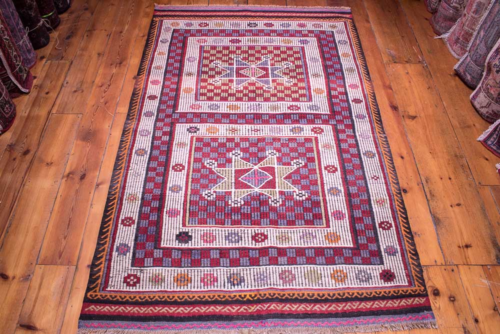 9077 Turkish Kilim Rug - Usak 113x178cm (3.8 x 5.10ft)