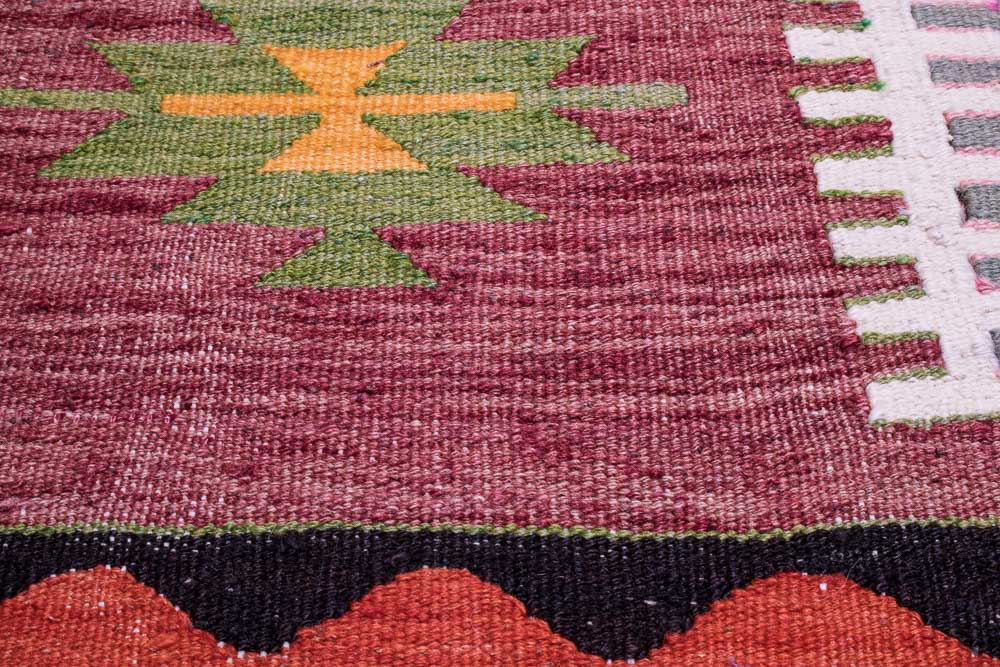 9095 Vintage Turkish Kilim Rug - Isparta 102x116cm (3.4 x 3.9ft)