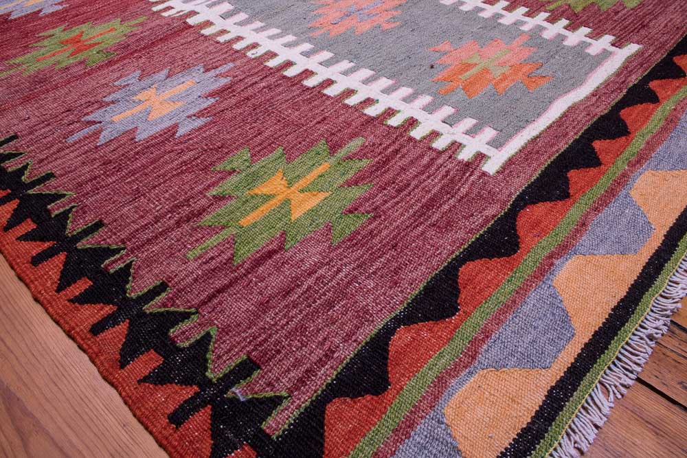 9095 Vintage Turkish Kilim Rug - Isparta 102x116cm (3.4 x 3.9ft)