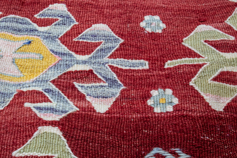 9425 Vintage Turkish Kilim Rug - Afyon 118x123cm (3.10 x 4.0ft)