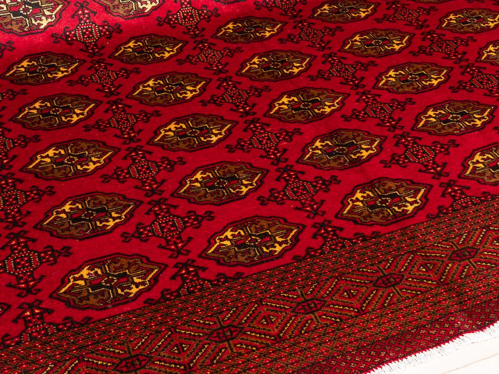 9609 Large Fine Persian Turkoman Carpet 301x376cm (9.10½ x 12.4ft)