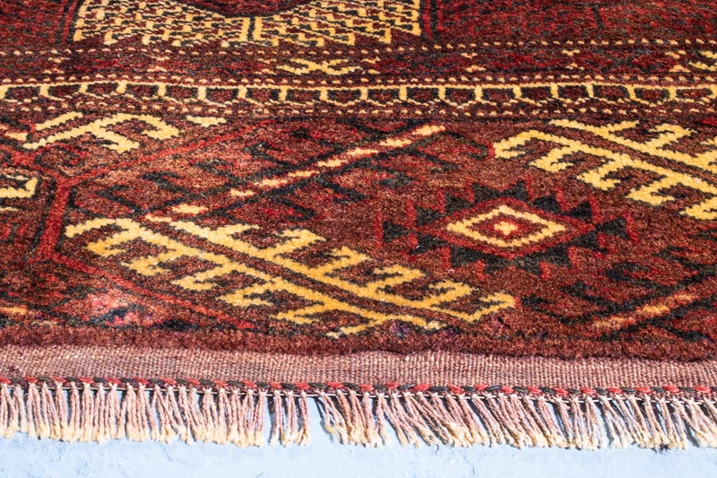 9626 Persian Turkoman Carpet 219x331cm (7.2 x 10.10ft)