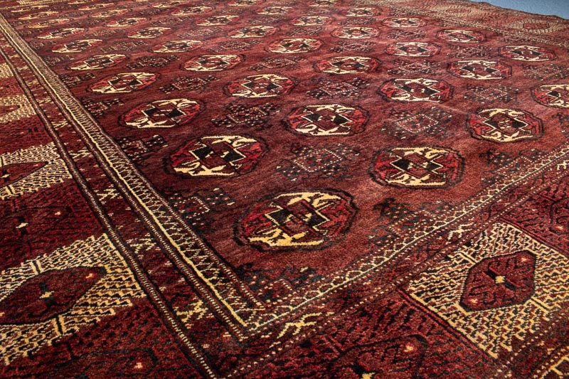 9626 Persian Turkoman Carpet 219x331cm (7.2 x 10.10ft)