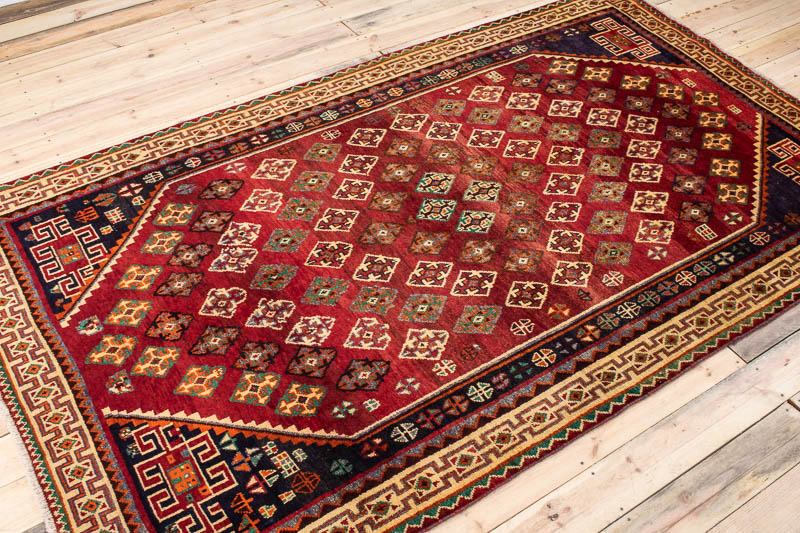 9697 Persian Qashqai Carpet 160x271cm (5.3 x 8.10ft)