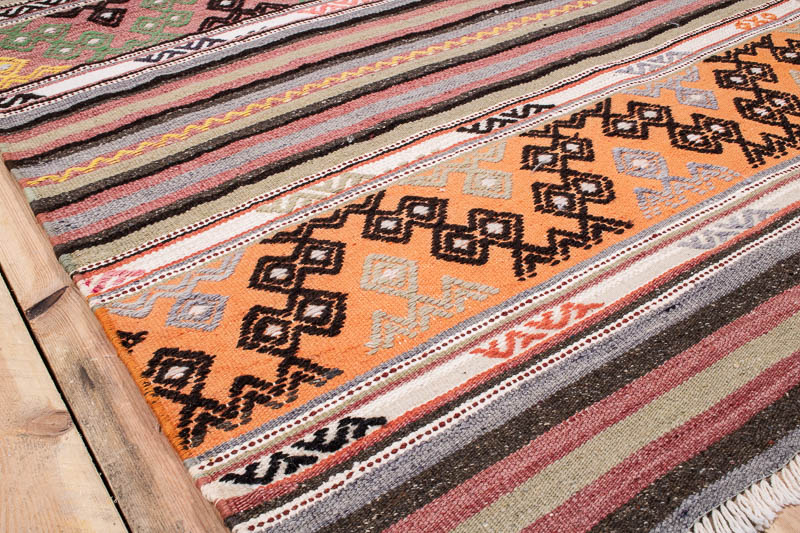 9985 Vintage Turkish Selendi Kilim Runner Rug 76x290cm (2.6 x 9.6ft)