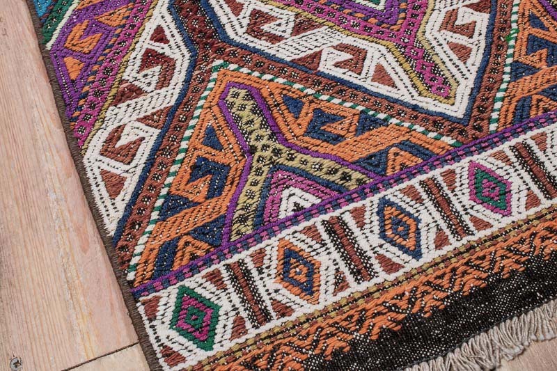 9987 Vintage Turkish Yunt Dagi Kilim Runner Rug 82x227cm (2.8 x 7.5ft)