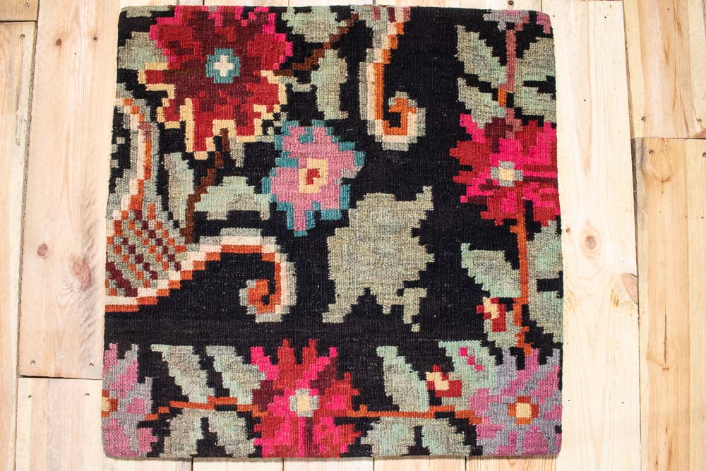 KC2127 Large Moldovan Rose Kilim Cushion Cover 65x65cm