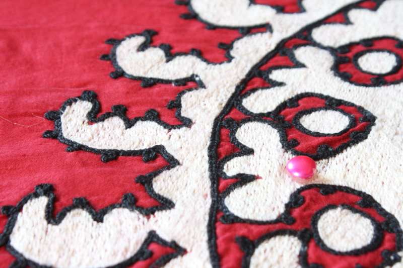 SUZ735 Suzani Embroidery from Uzbekistan 195x254cm