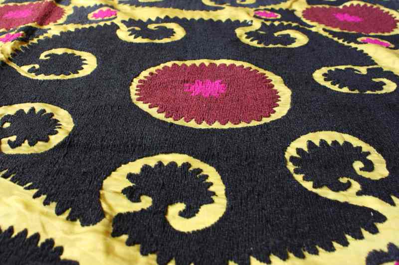 SUZ739 Suzani Embroidery from Uzbekistan 213x280cm