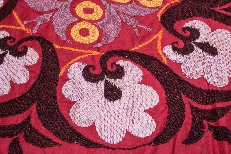 SUZ763 Vintage Suzani Embroidery - Uzbek 150x176cm
