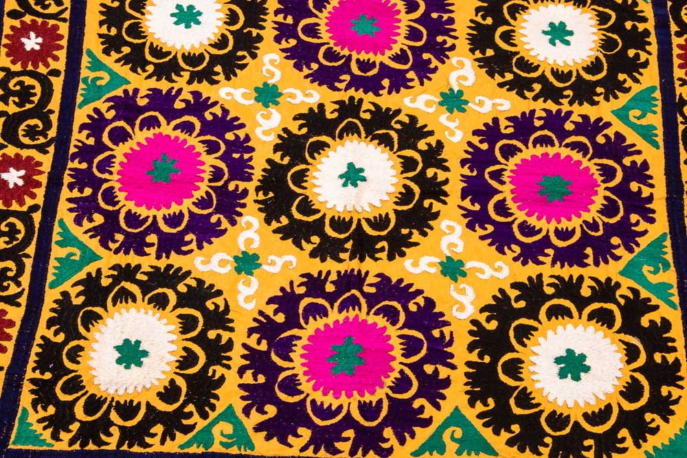 SUZ841 Vintage Uzbek Suzani Embroidery 112x116cm (3.8 x 3.10ft)