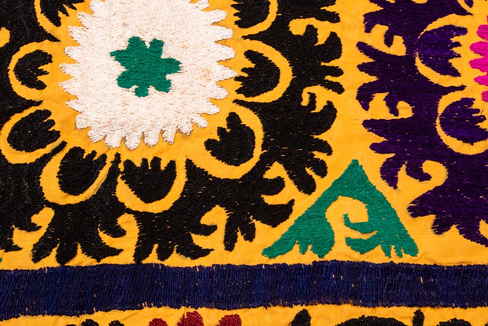 SUZ841 Vintage Uzbek Suzani Embroidery 112x116cm (3.8 x 3.10ft)