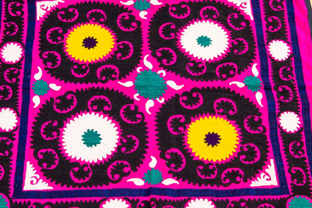 SUZ849 Vintage Uzbek Suzani Embroidery 86x90cm (2.10 x 2.11½ft)
