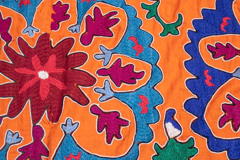 SUZ851 Vintage Uzbek Suzani Embroidery 141x166cm (4.7½ x 5.5½ft)
