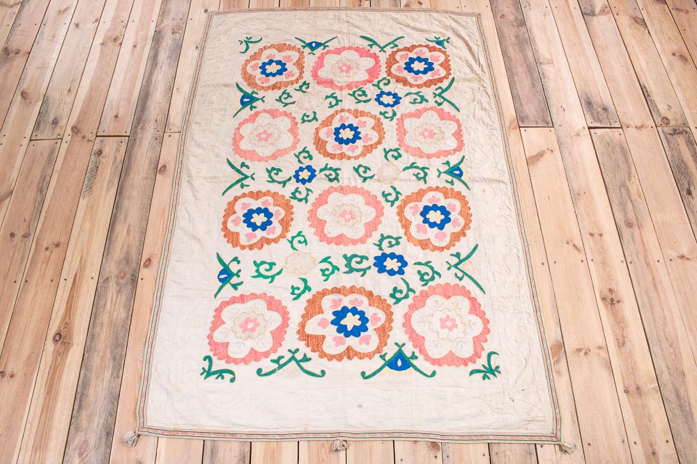 SUZ856 Vintage Uzbek Suzani Embroidery 121x177cm (3.11 x 5.9ft)