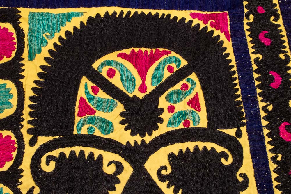 SUZ864 Vintage Uzbek Suzani Embroidery 89x92cm (2.11 x 3ft)