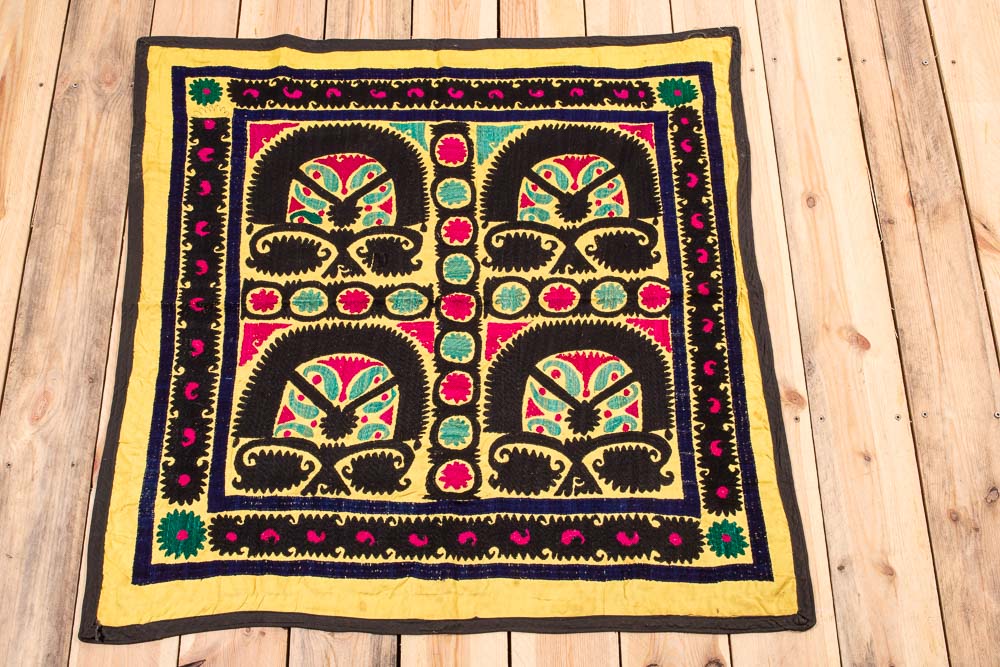 SUZ864 Vintage Uzbek Suzani Embroidery 89x92cm (2.11 x 3ft)