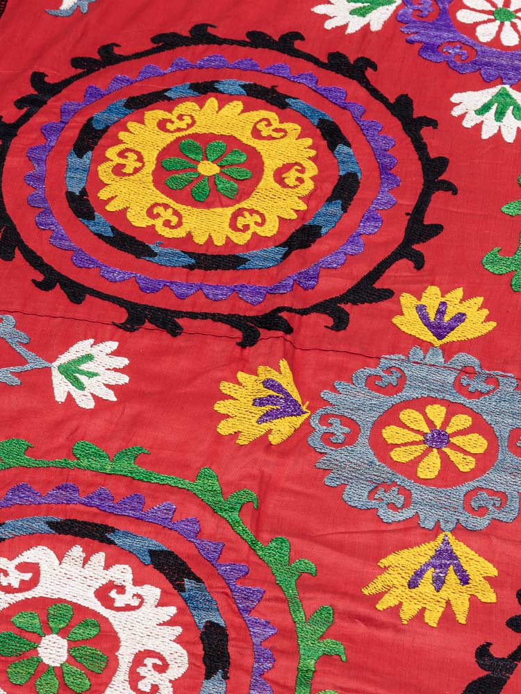 SUZ889 Vintage Uzbek Suzani Embroidered Textile 200x230cm (6.6 x 7.6ft)