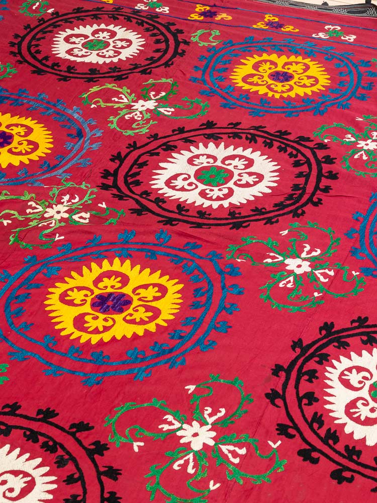 SUZ890 Vintage Uzbek Suzani Embroidered Textile 243x246cm (7.11 x 8.1ft)