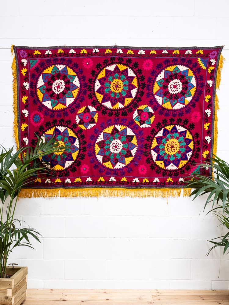 SUZ892 Vintage Uzbek Suzani Embroidered Textile 144x206cm (4.8 x 6.9ft)