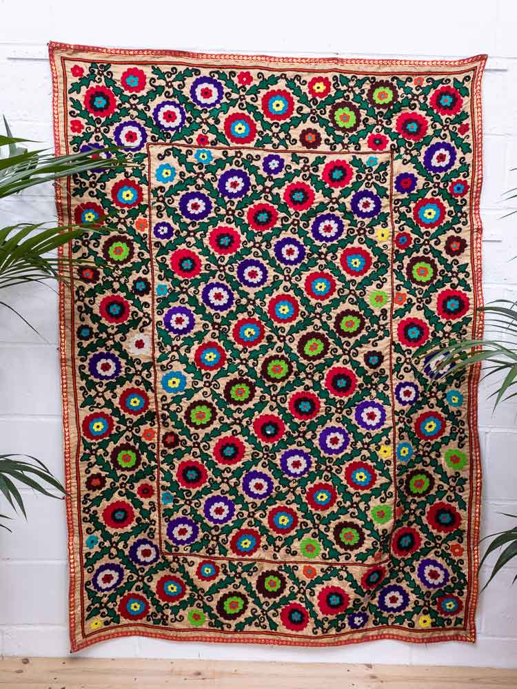 SUZ896 Uzbek Suzani Embroidered Textile 131x183cm (4.3 x 6ft)