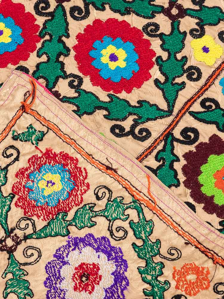 SUZ896 Uzbek Suzani Embroidered Textile 131x183cm (4.3 x 6ft)