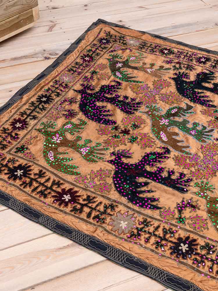 SUZ897 Vintage Uzbek Sequin Suzani Embroidered Textile 122x134cm (4 x 4.4ft)