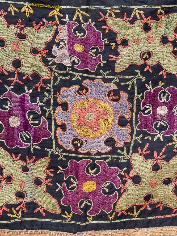 SUZ899 Vintage Uzbek Suzani Embroidered Textile Square 40x40cm (1.3 x 1.3ft)