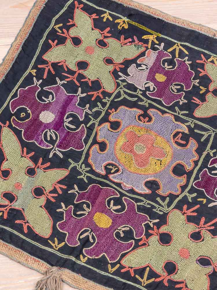 SUZ899 Vintage Uzbek Suzani Embroidered Textile Square 40x40cm (1.3 x 1.3ft)