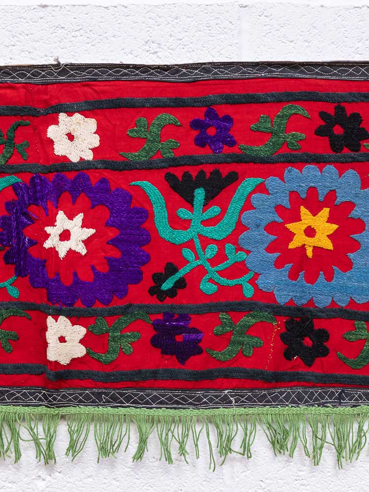 SUZ904 Long Red Vintage Uzbek Suzani Pelmet Textile 42x368cm (1.4 x 12.1ft)