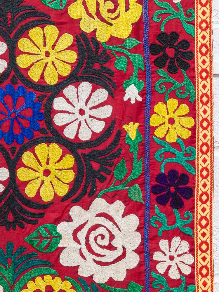 SUZ907 Long Red Floral Vintage Uzbek Suzani Pelmet Textile 70x562cm (2.3 x 18.5ft)