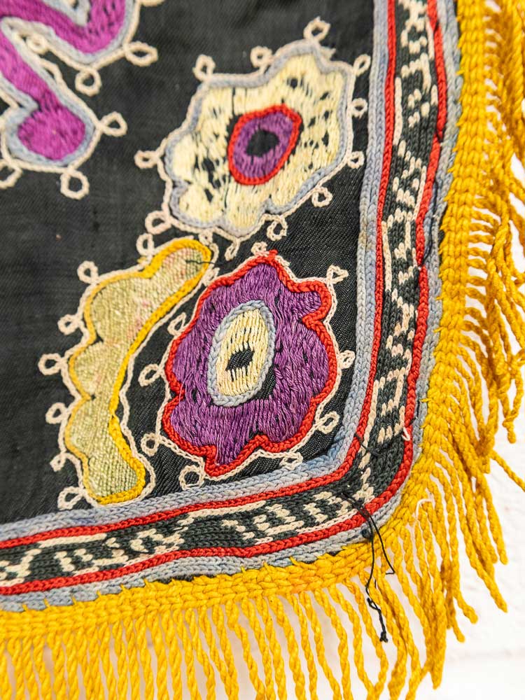 SUZ912 Dated Vintage Uzbek Lakai Suzani Embroidery 34x37cm (1.1 x 1.2ft)