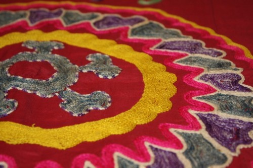 SUZ558 Suzani Hand Embroidery from Uzbekistan 148x199cm