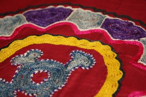 SUZ558 Suzani Hand Embroidery from Uzbekistan 148x199cm
